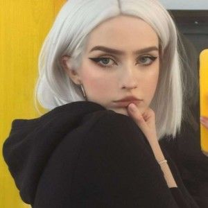 Meet your Posher, Lopez